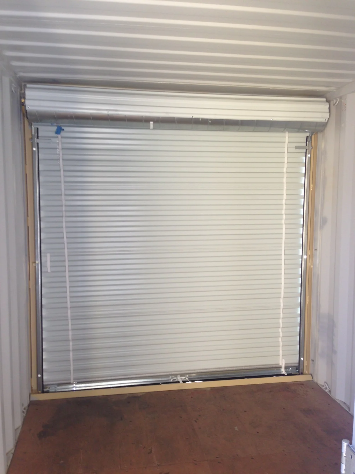16Ft-Storage-Container-With-RollUp-Door-1.webp