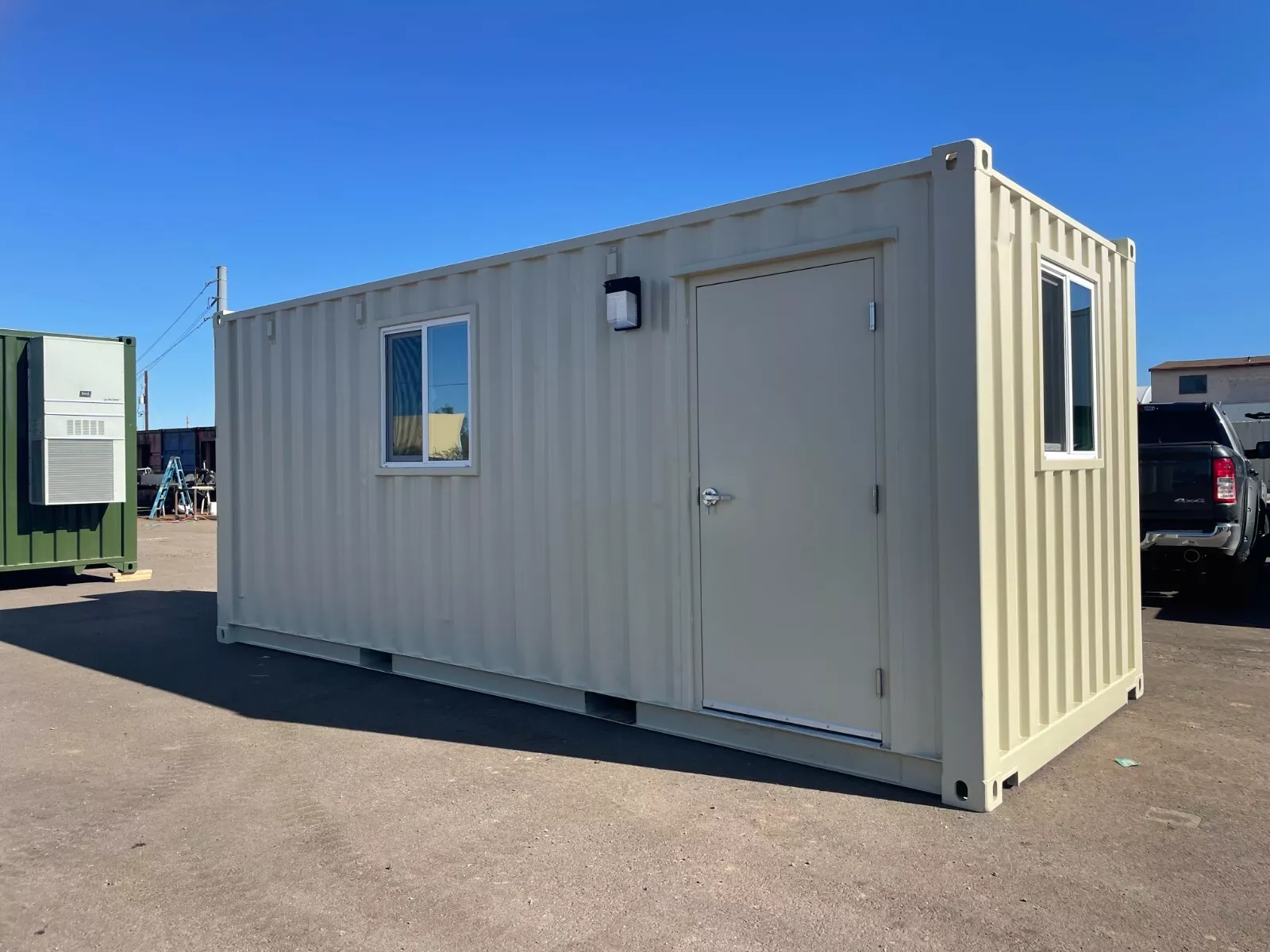 20-foot-office-in-refurbished-shipping-container20.webp