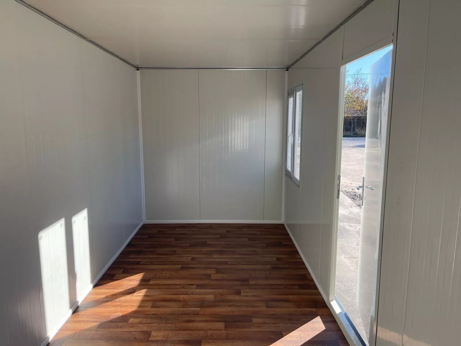 20-ft-container-office-Various-sizes-available2.webp