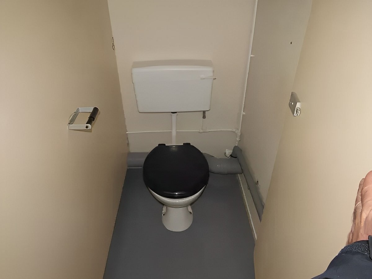 21-Steel-Toilet-Cabin-12Ft-x-9Ft-3.jpg