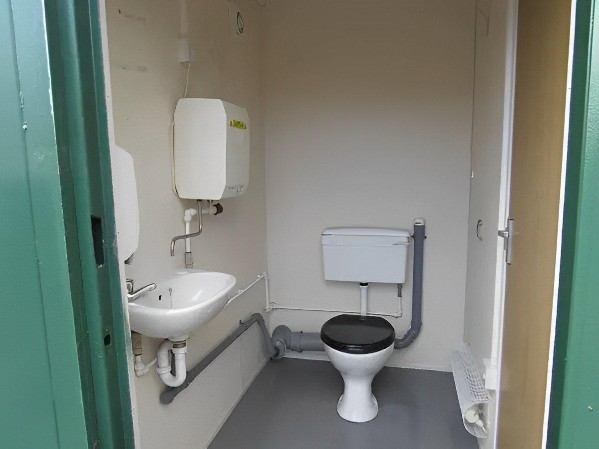 21-Steel-Toilet-Cabin-12Ft-x-9Ft-8.jpg