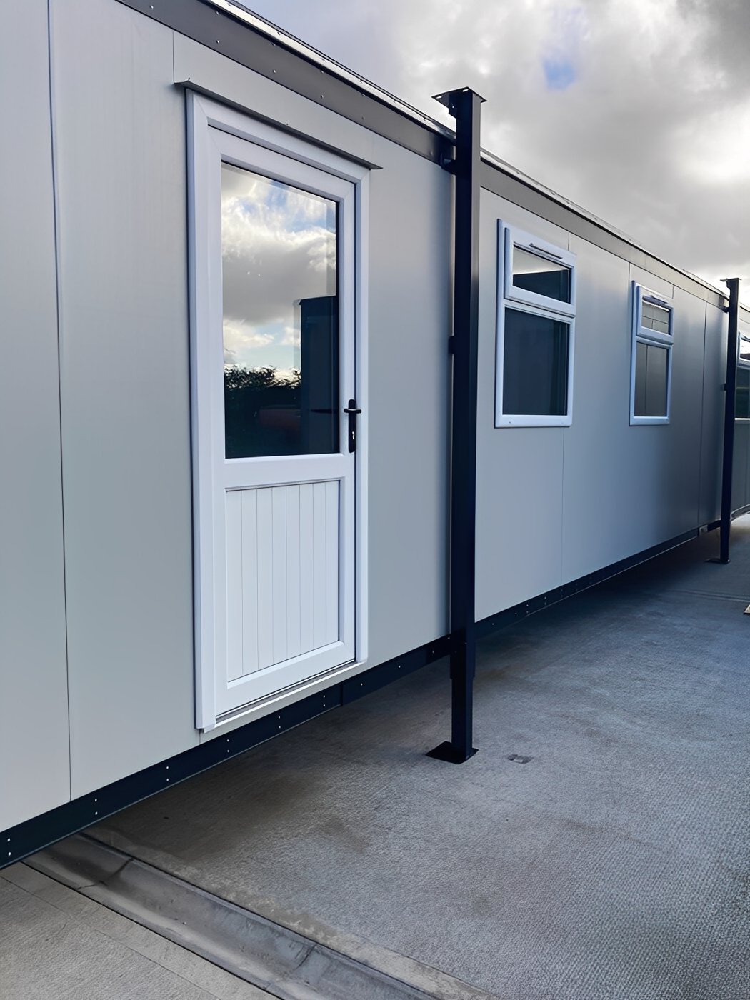 40Ft-x-10Ft-Jackleg-Office-Cabin2.jpg