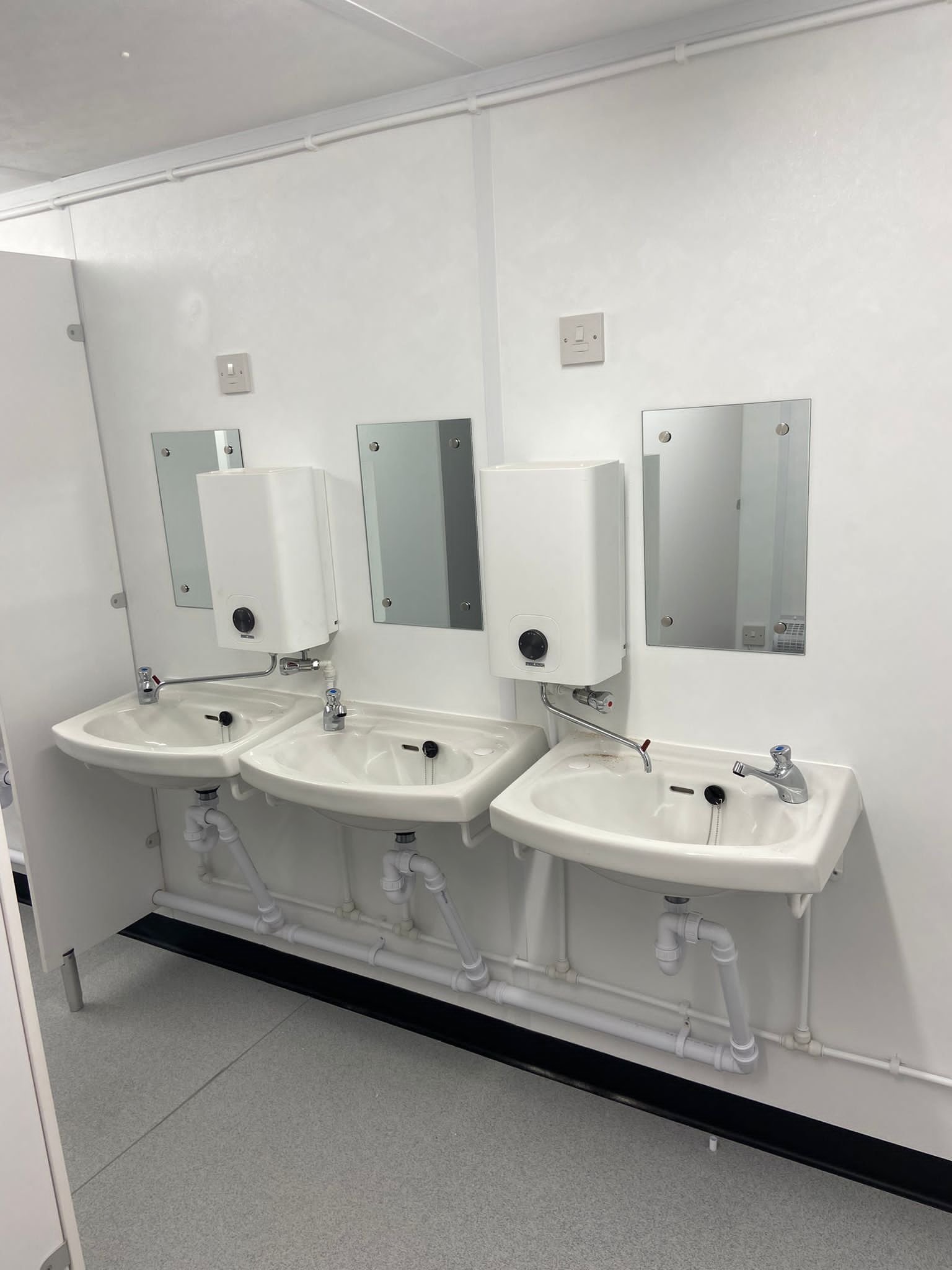41-Steel-Toilet-Cabin-20Ft-x-9Ft1.jpeg