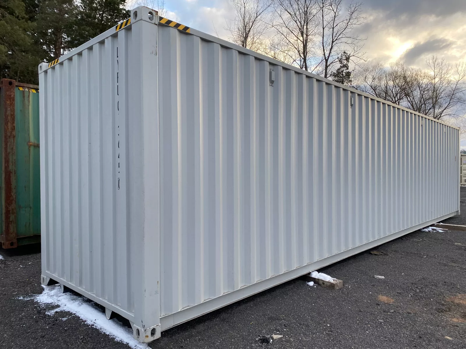 NEW-40-One-Trip-Shipping-Container-WITH-SIDE-DOORS1.webp