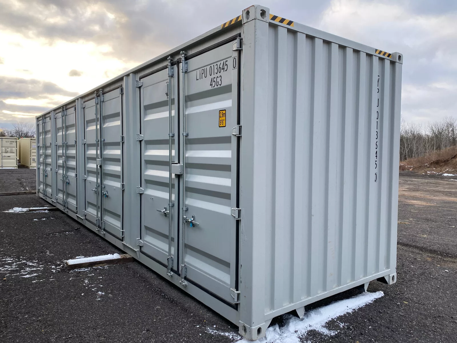 NEW-40-One-Trip-Shipping-Container-WITH-SIDE-DOORS2.webp