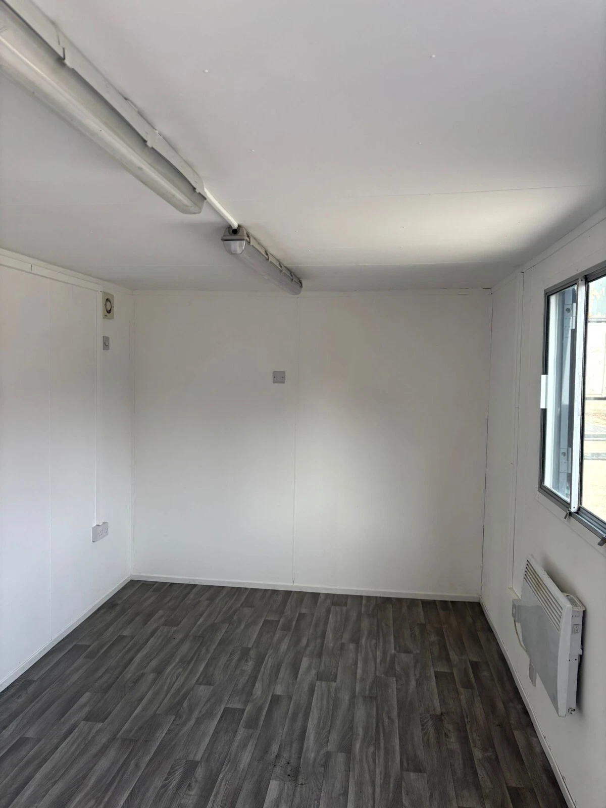 s-l1600-4-23-3.webp