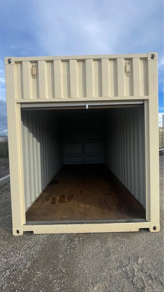 secure-20ft-roller-door-container-.jpg