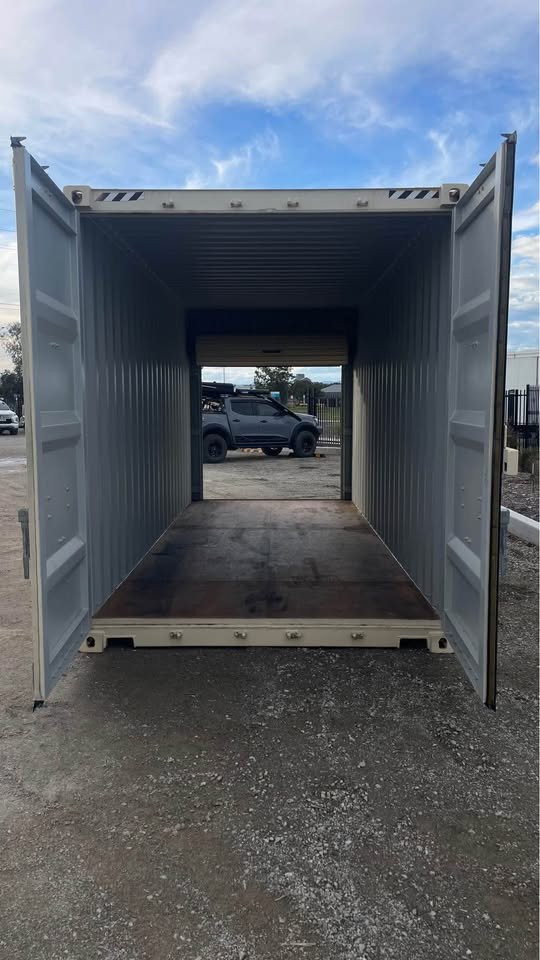 weatherproof-roller-shutter-container-20ft.jpg